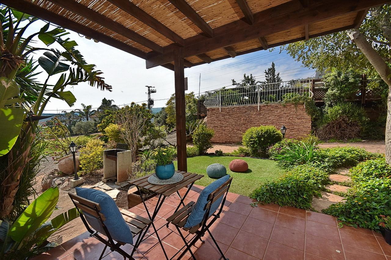 Mul Kinneret Livnim Exterior foto
